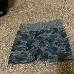 Blue camo shorts with cinched but size small